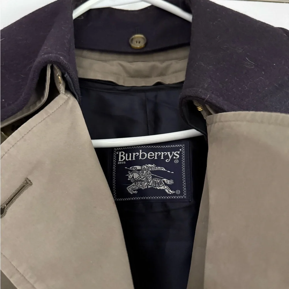 Vintage Burberry Trench Coat w zip-out wool lining and collar - Picture 2 of 8